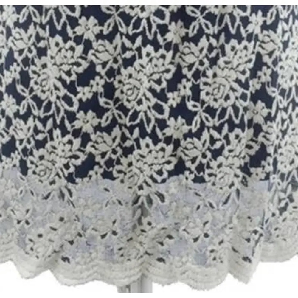 Floral Lace Sleeveless Scalloped Hem Dress - Picture 5 of 5